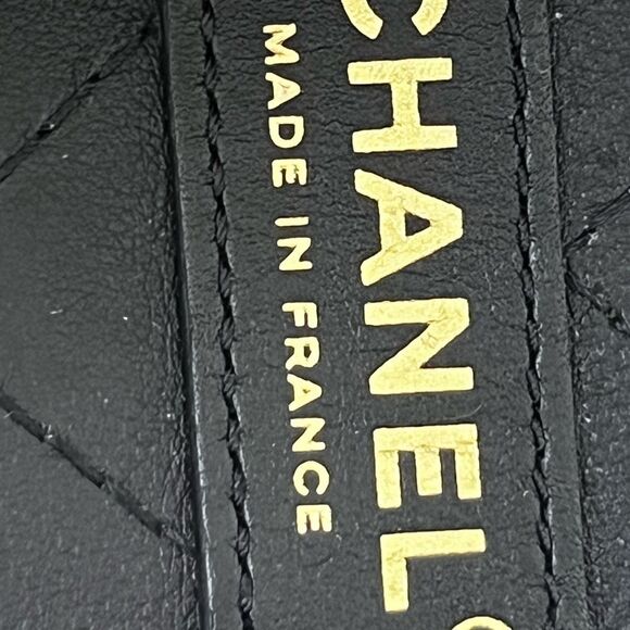 Chanel Timeless medium vinyl and black lambskin leather with real sand inside - Picture 8 of 12